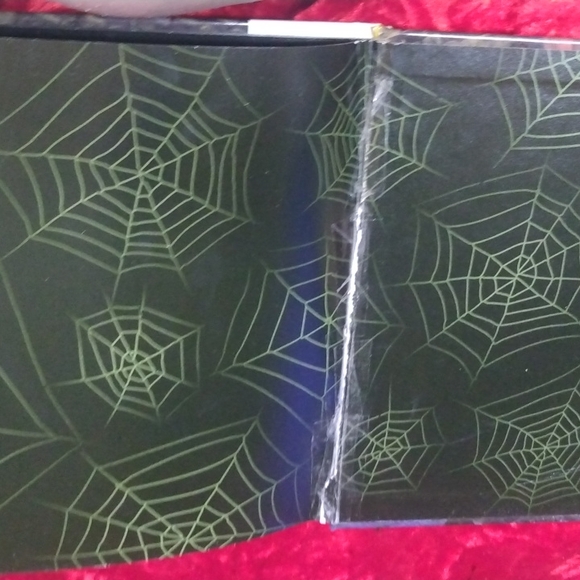 Book " Monsters Party All Night Long" - Picture 3 of 12